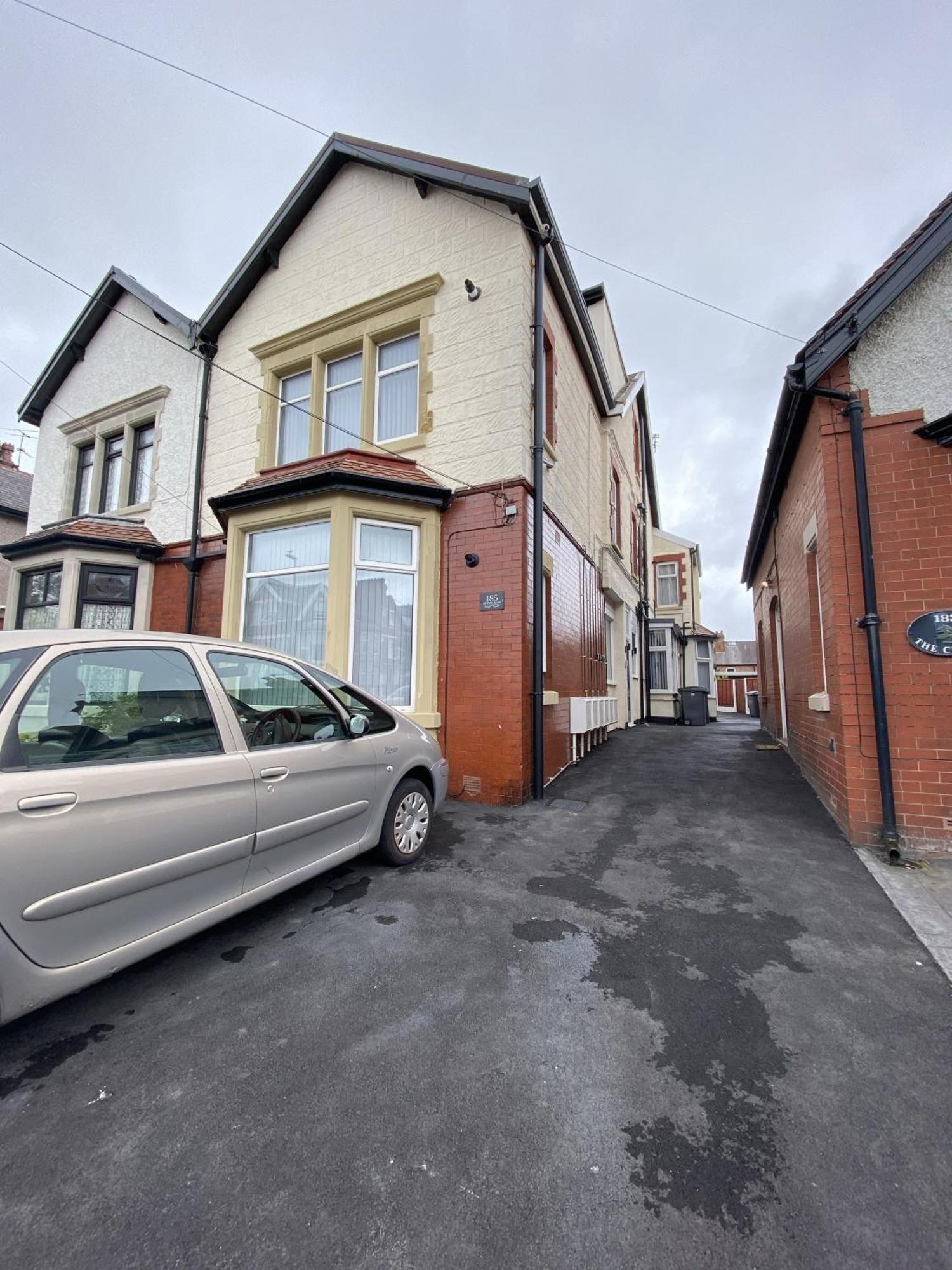Cherry - Hornby Road Apartment