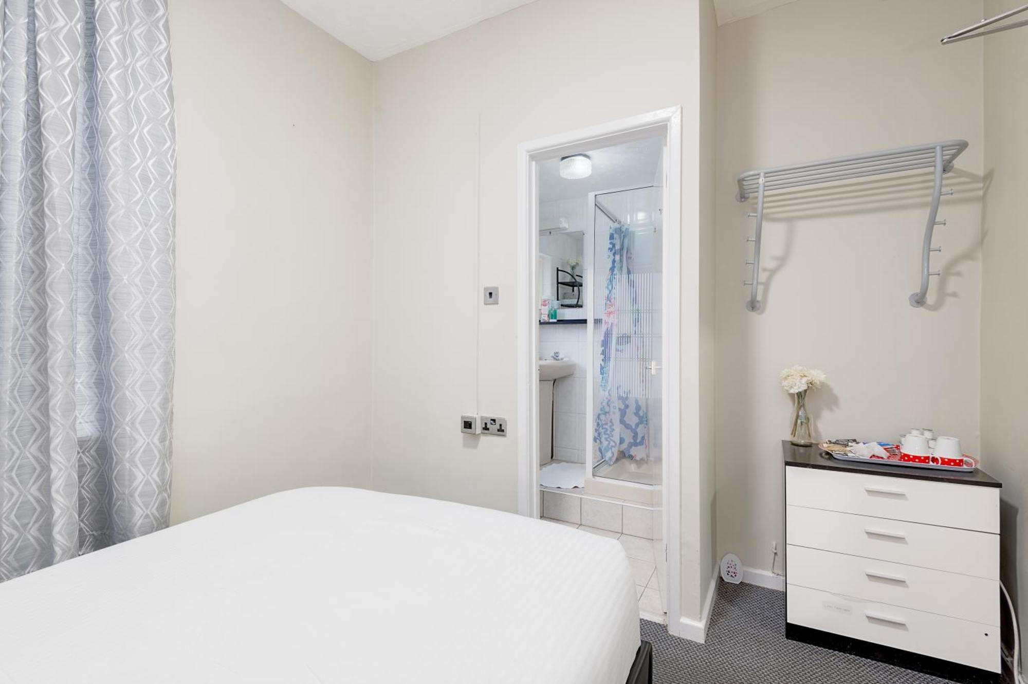 Derwent - Close To & Attractions * Blackpool
