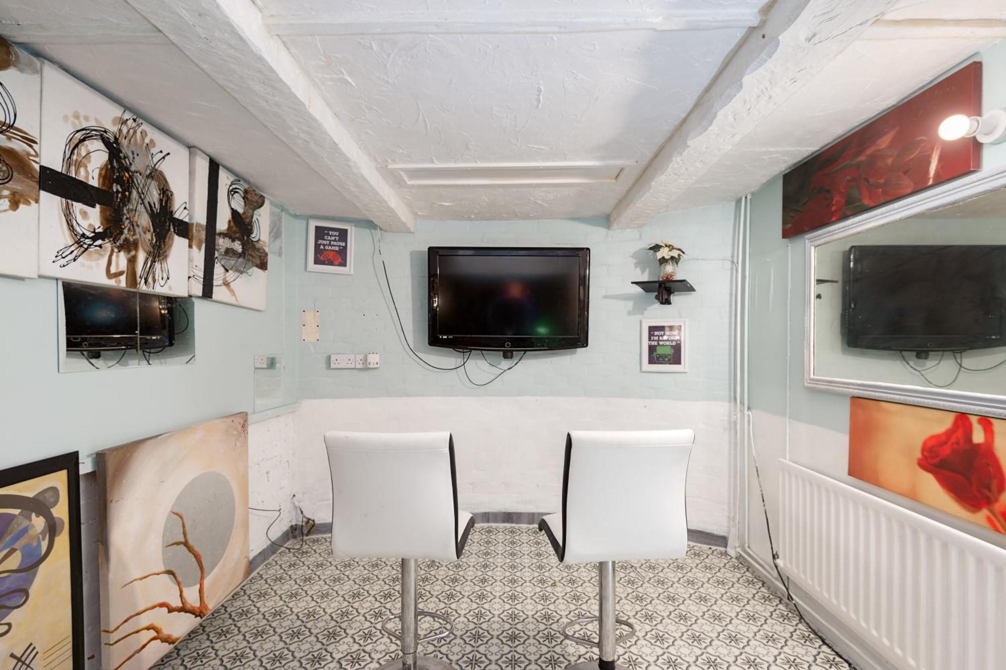 Derwent - Close To & Attractions *