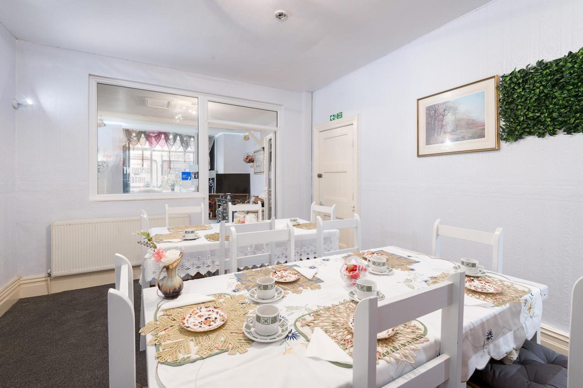 Derwent - Close To & Attractions Blackpool
