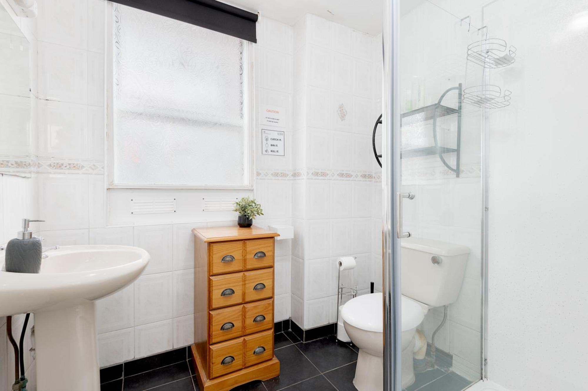 Derwent - Close To & Attractions * Blackpool