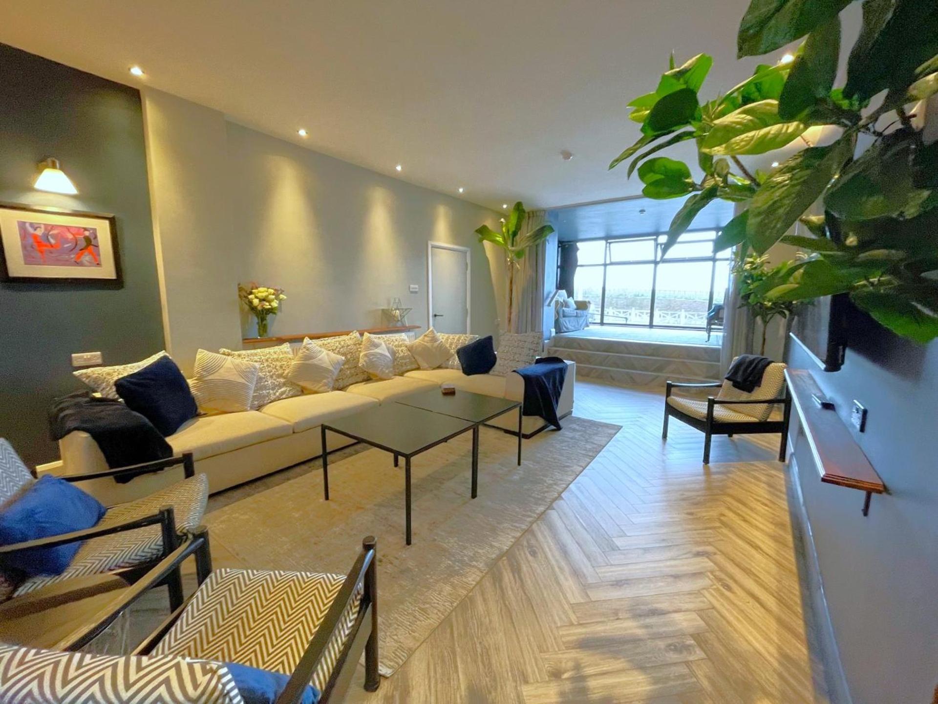 Onyx House