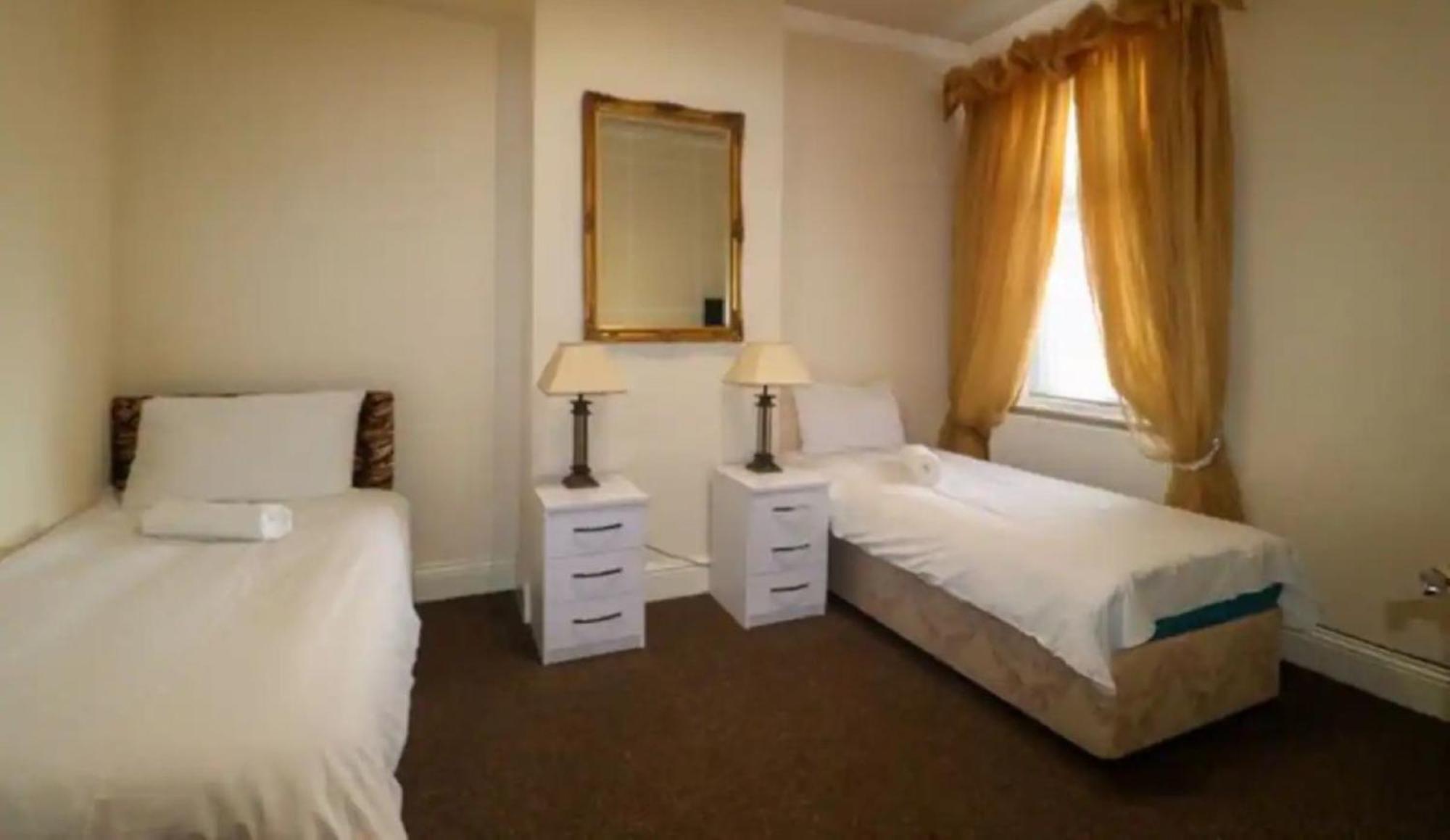 Holiday home Sherbourne Retreat - 4 Bedroom House In Blackpool