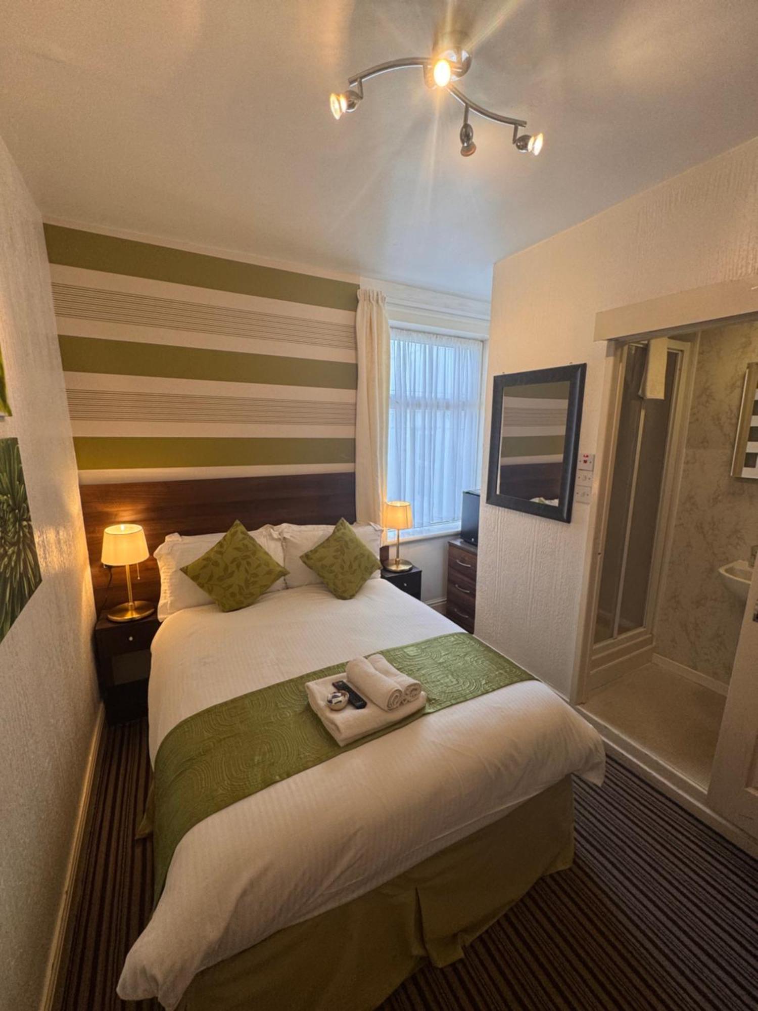 Delovely 4* Blackpool