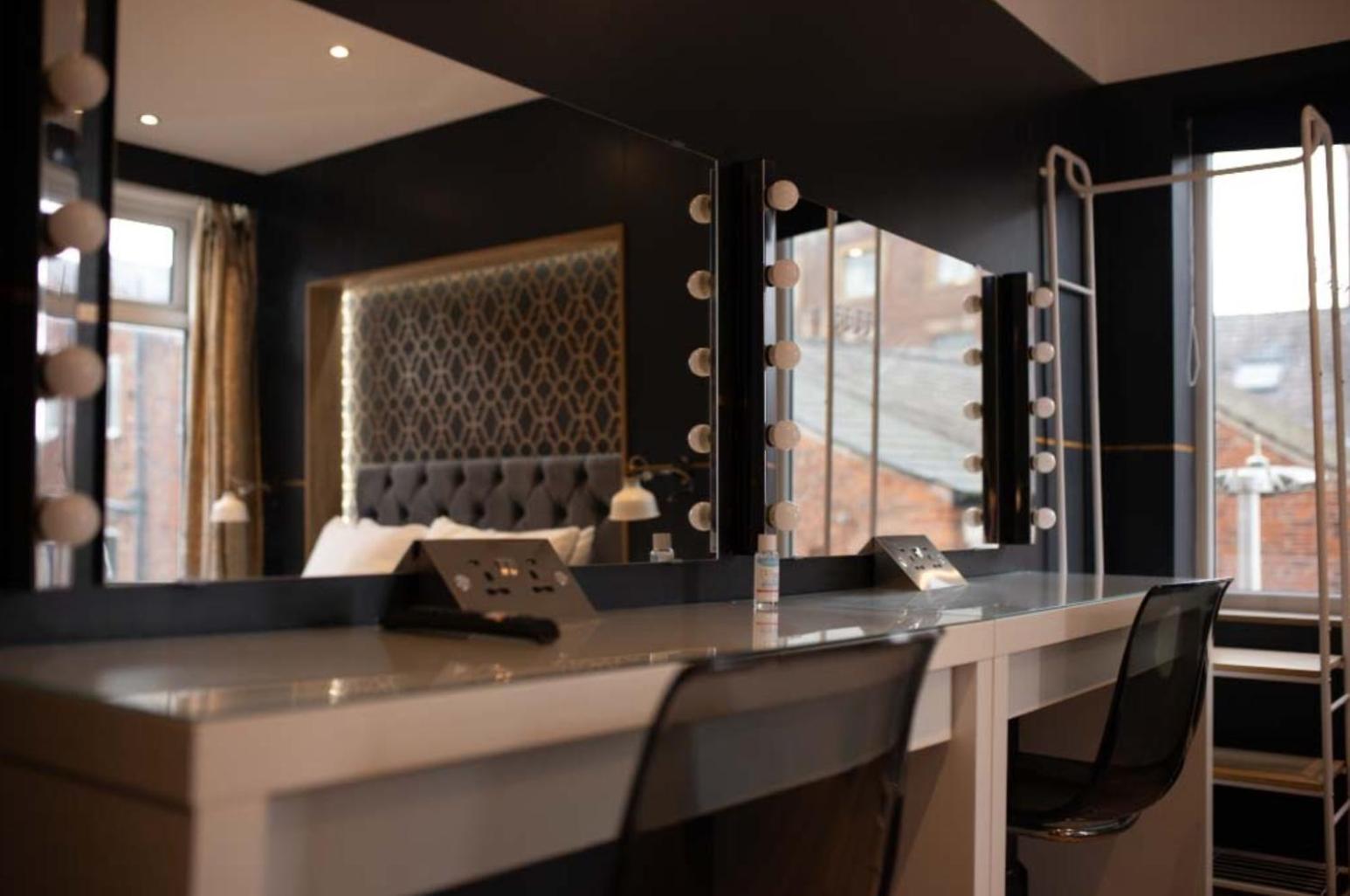 Hollywood Sasco Apartment *