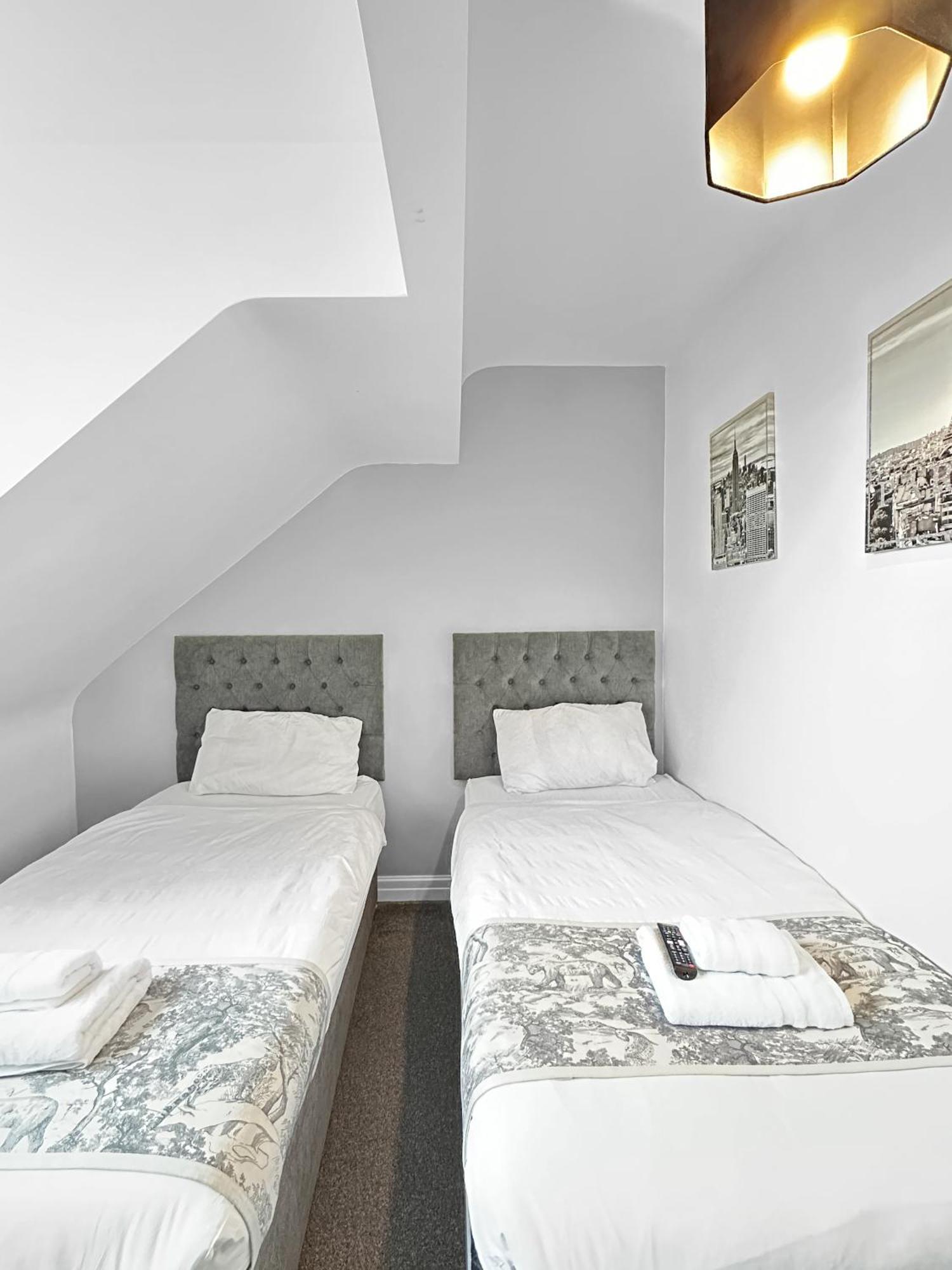 Granada Queen's Promenade Apartment