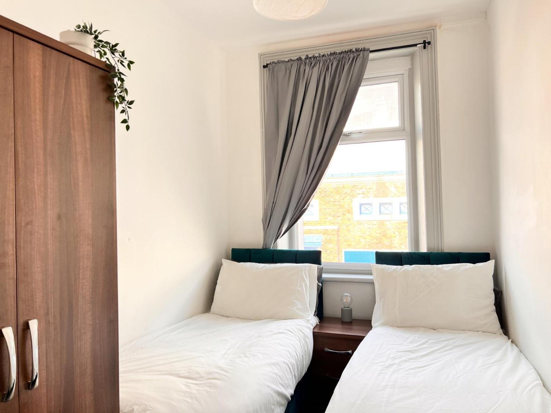2 Bedroom Family Apartment With Free On-Site Parking Apartment Blackpool