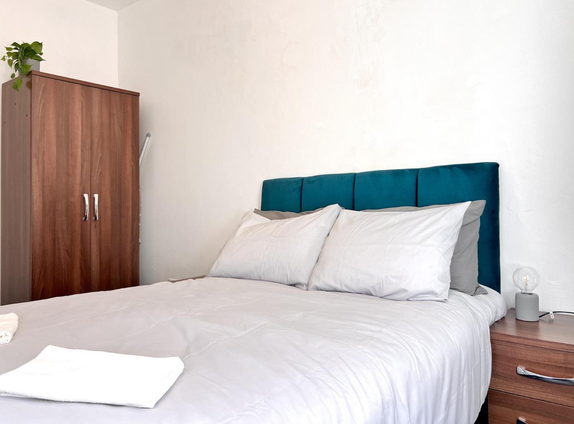Apartment Two-bedroom Next To Winter Gardens With Free On-site Parking, Blackpool