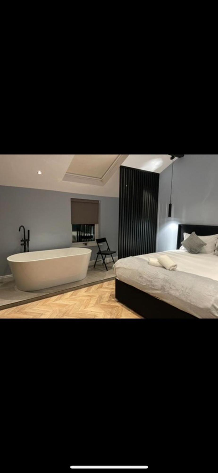 Modern Near Attractions Sleeps 7 Holiday home *