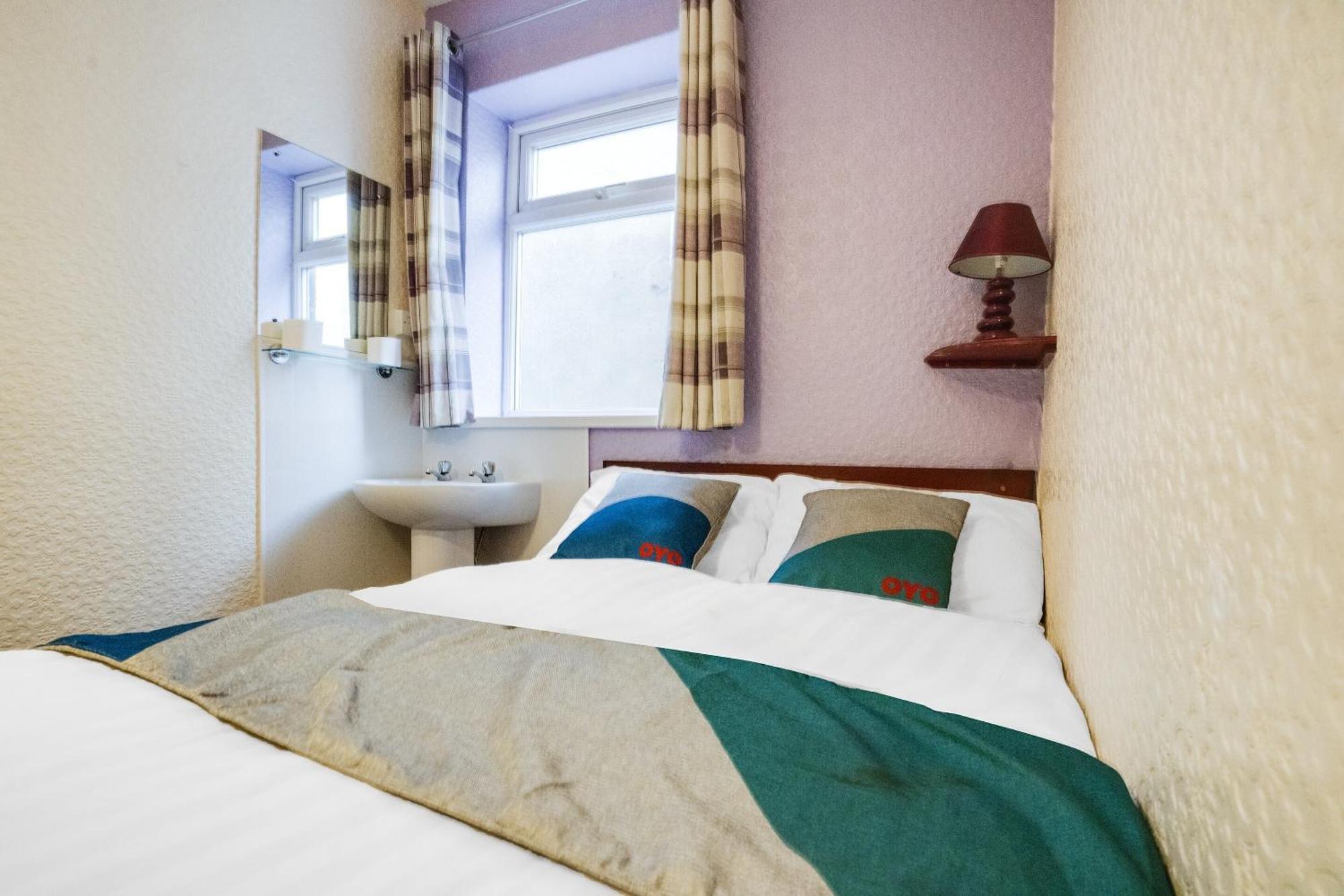 St Kildas, 3*