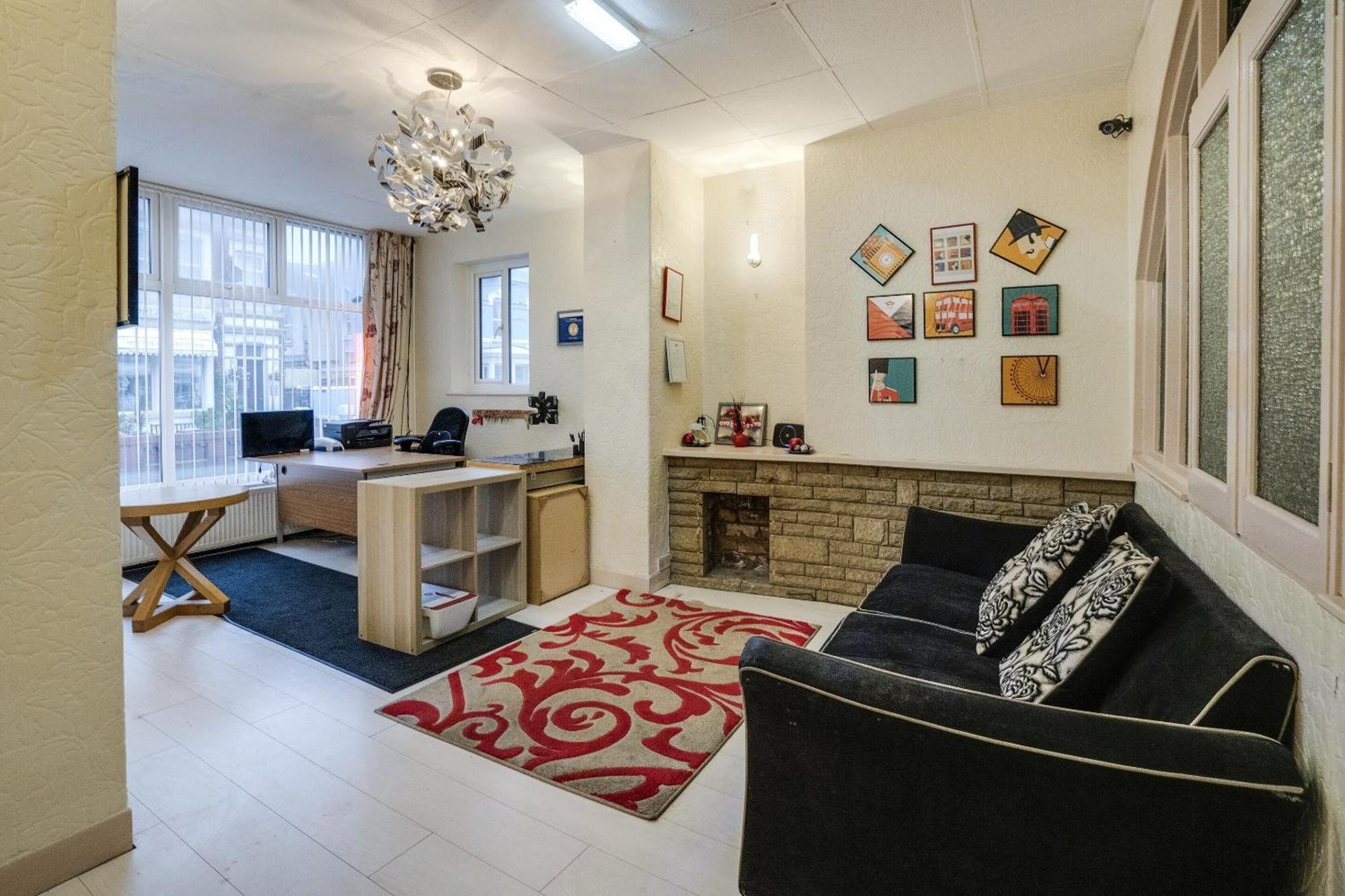 St Kildas, 3*