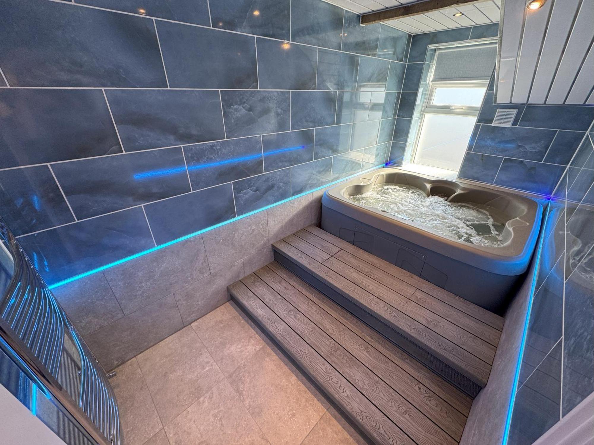 Edward Place Luxury Hot Tub Apartment Blackpool