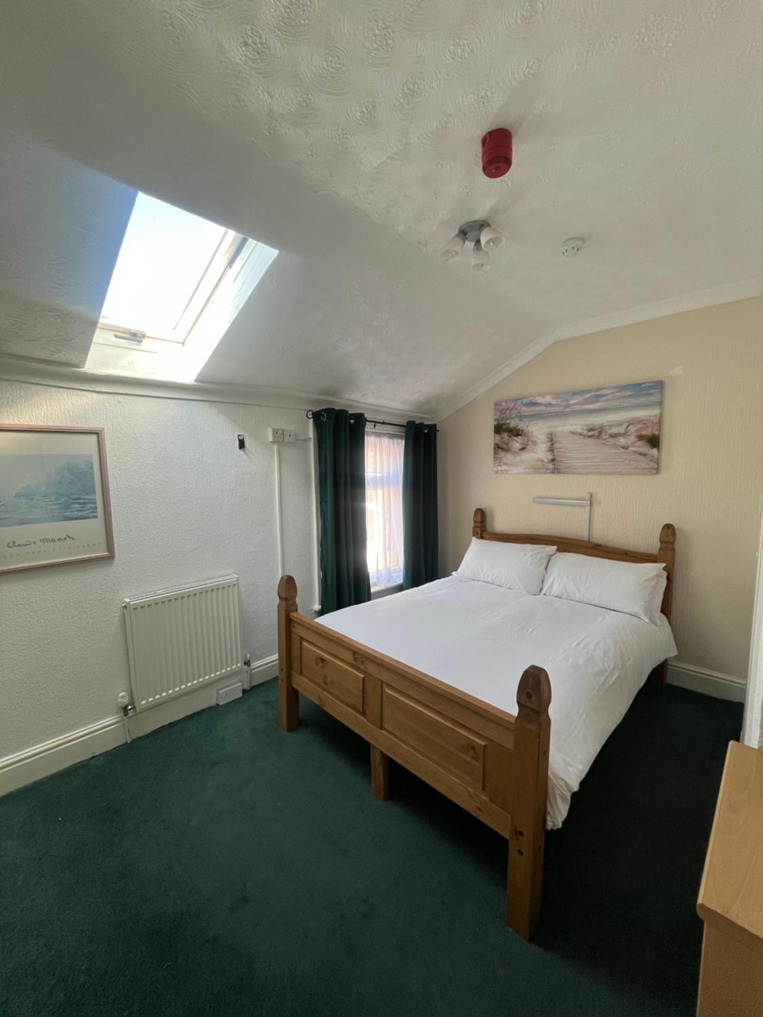 Glen Allan Guest house Blackpool