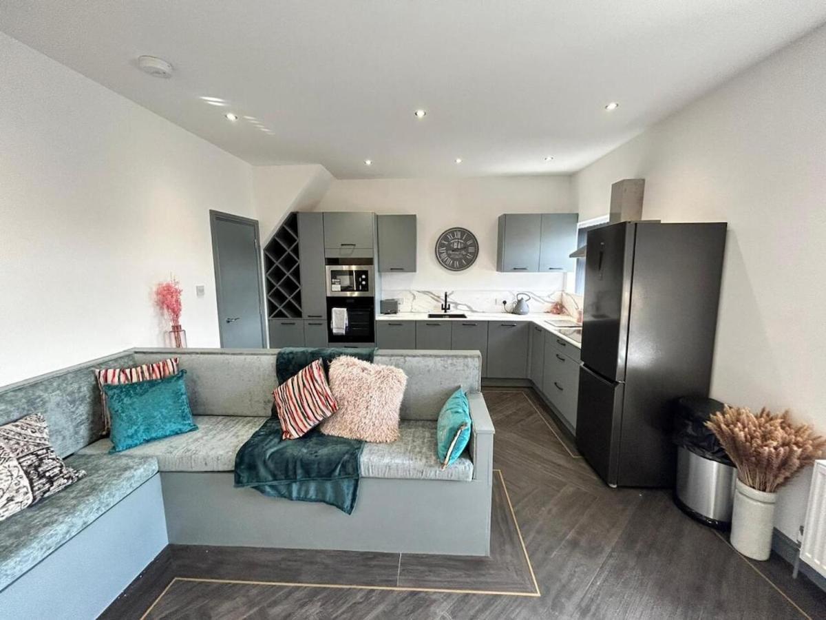 Full Private House Sleeping 26 Holiday home Blackpool