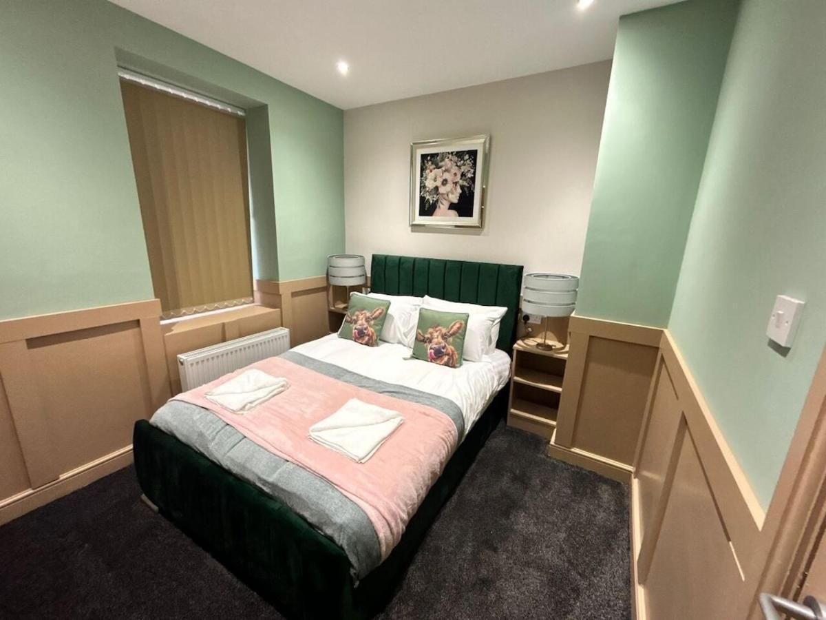 Full Private House Sleeping 26 Holiday home Blackpool