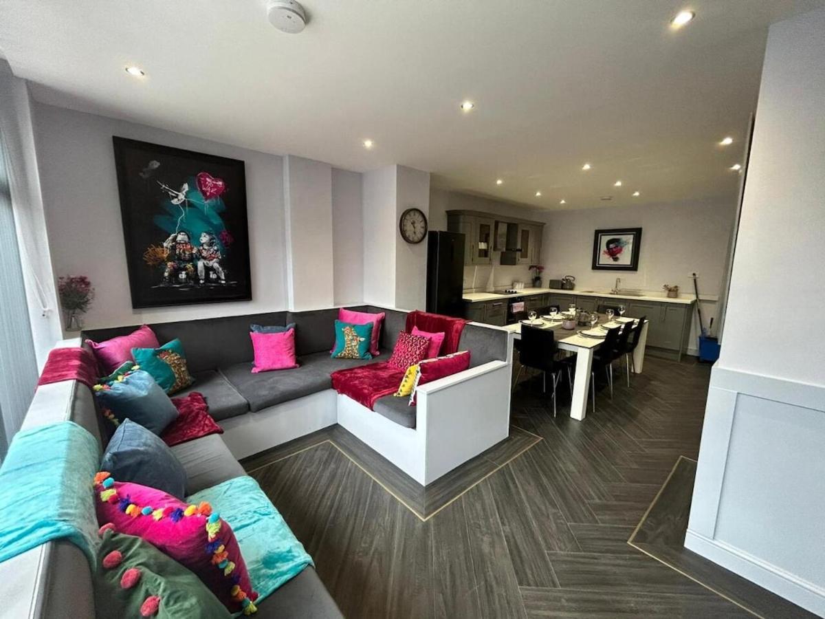 Full Private House Sleeping 26 Blackpool