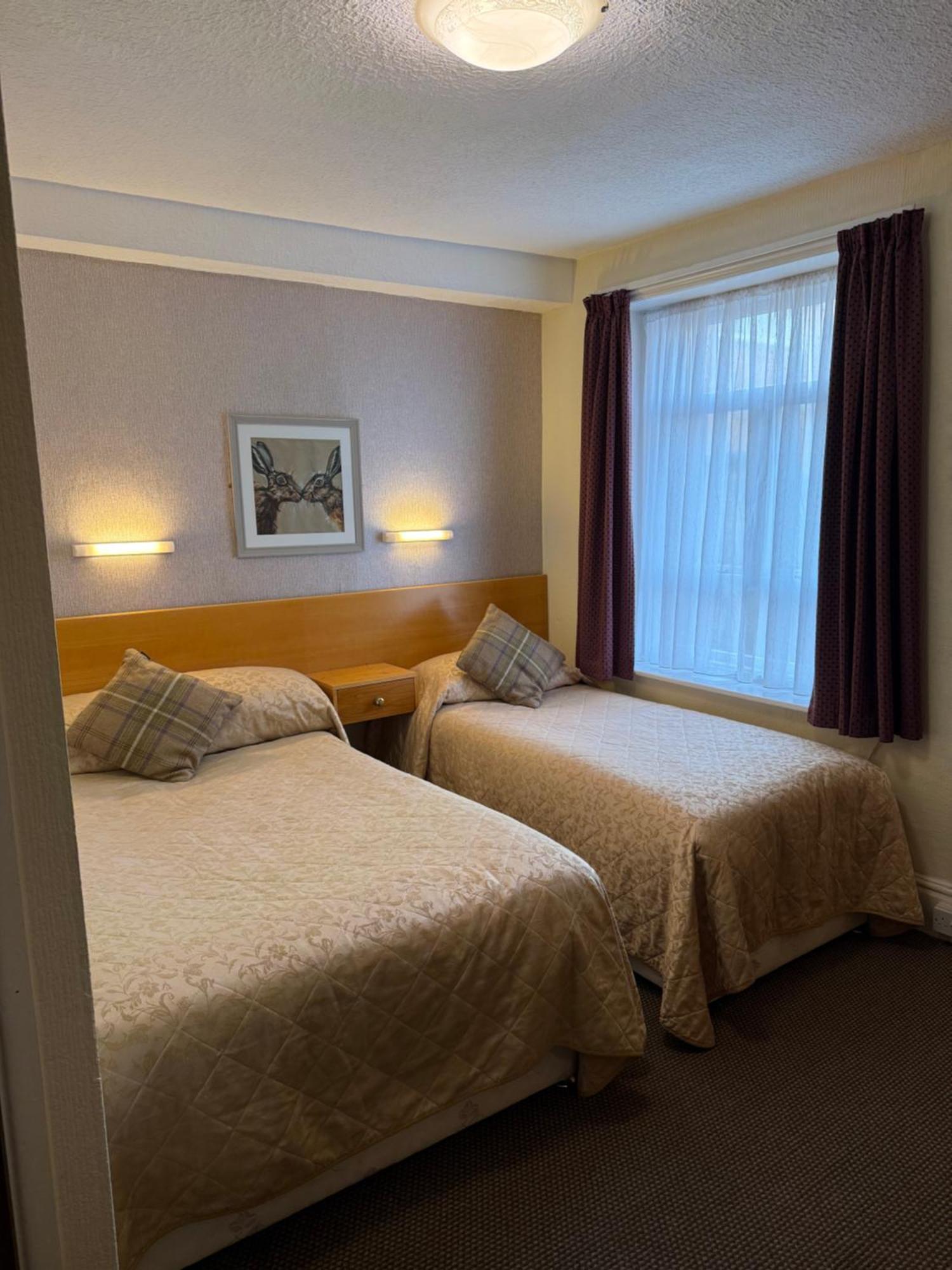 Adelaide House - Opposite Winter Gardens, Town Centre Hotel Blackpool