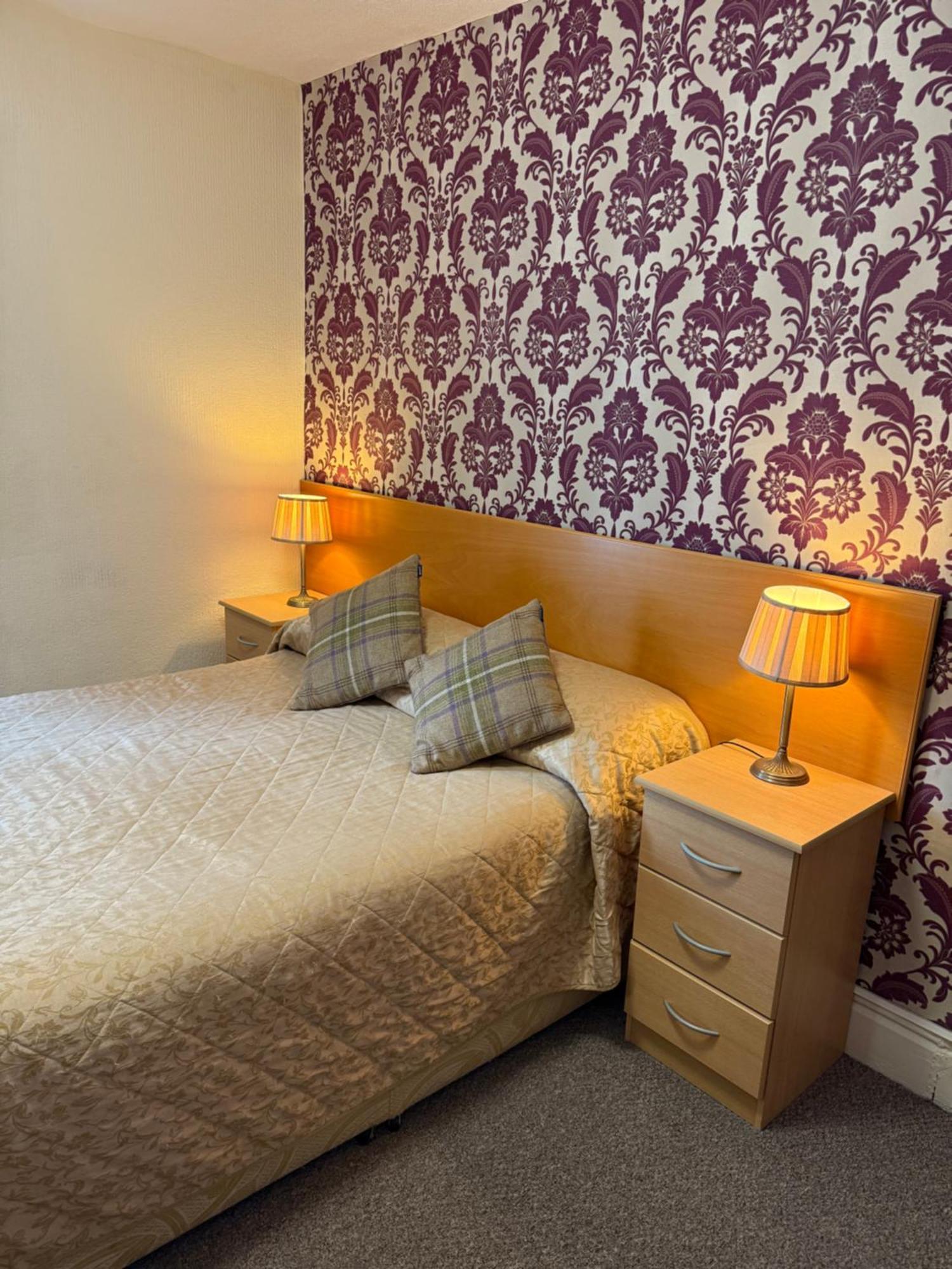 Adelaide House - Opposite Winter Gardens, Town Centre 3*