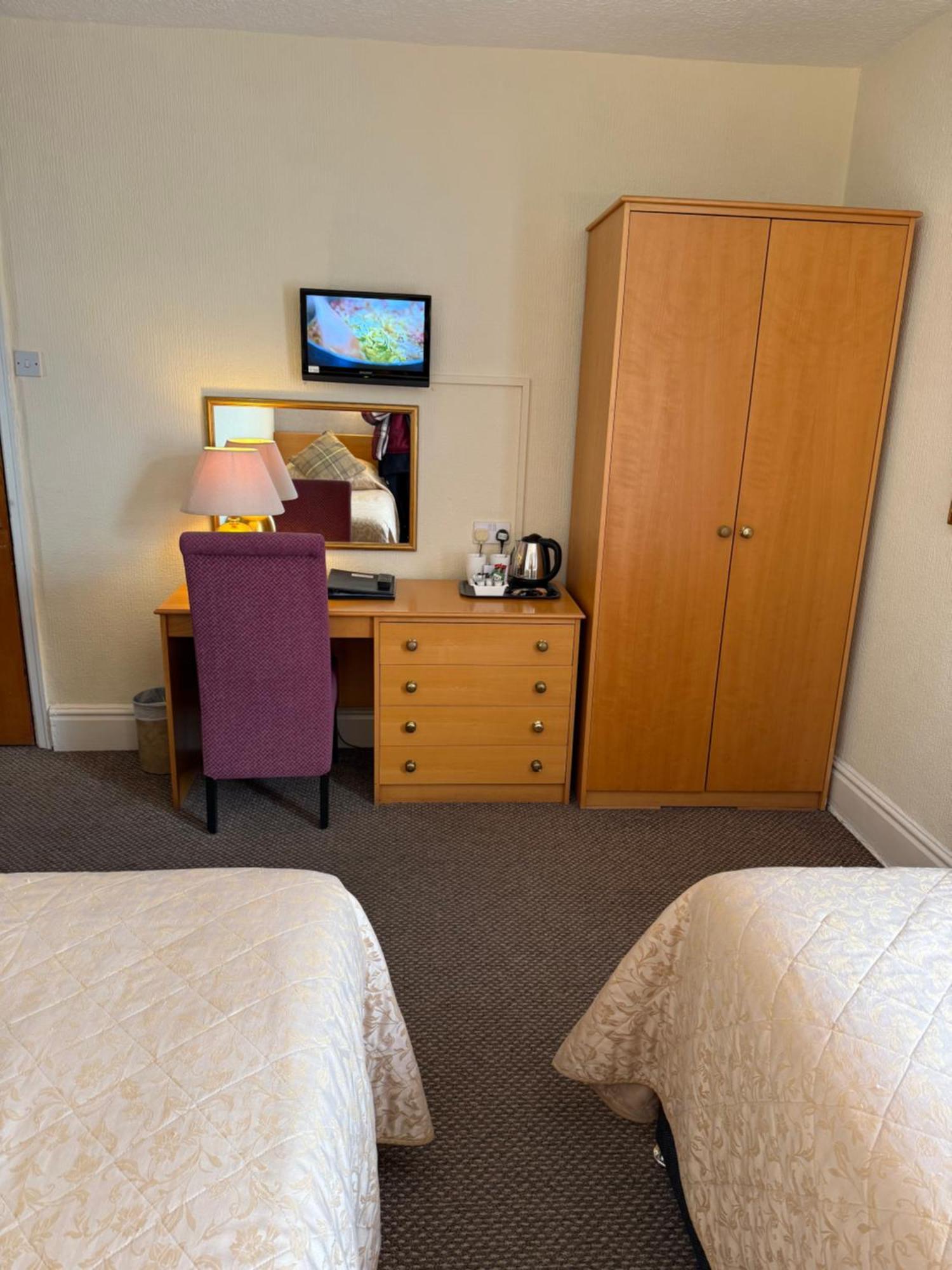 Adelaide House - Opposite Winter Gardens, Town Centre 3*