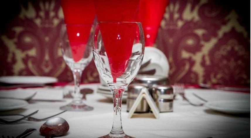 Hotel Adelaide House - Opposite Winter Gardens, Town Centre 3*