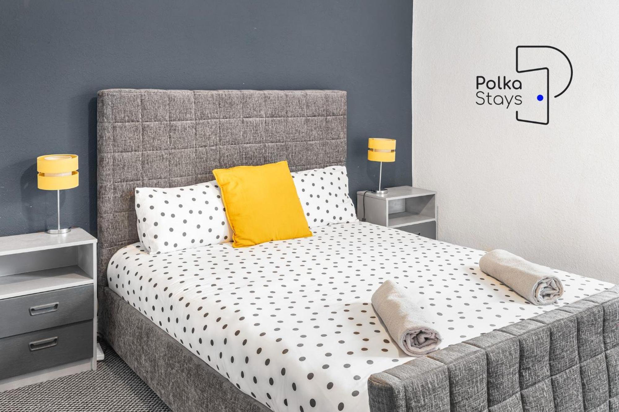 Polkadot Winter Gardens - Large Modern In By Polkastays *