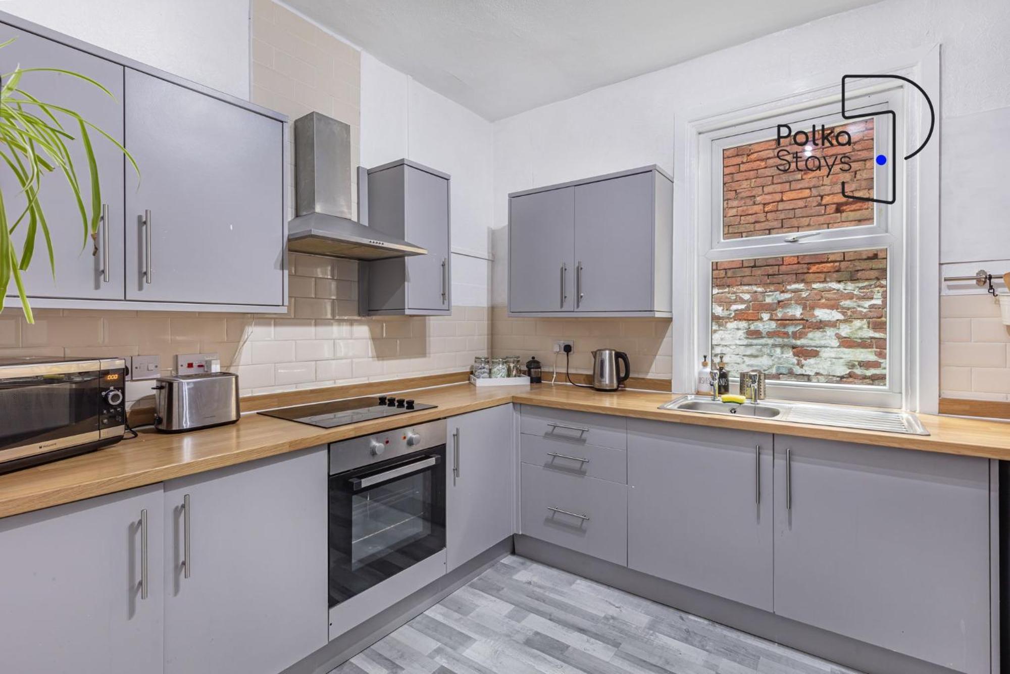 Apartment Polkadot Winter Gardens - Large Modern In By Polkastays Blackpool