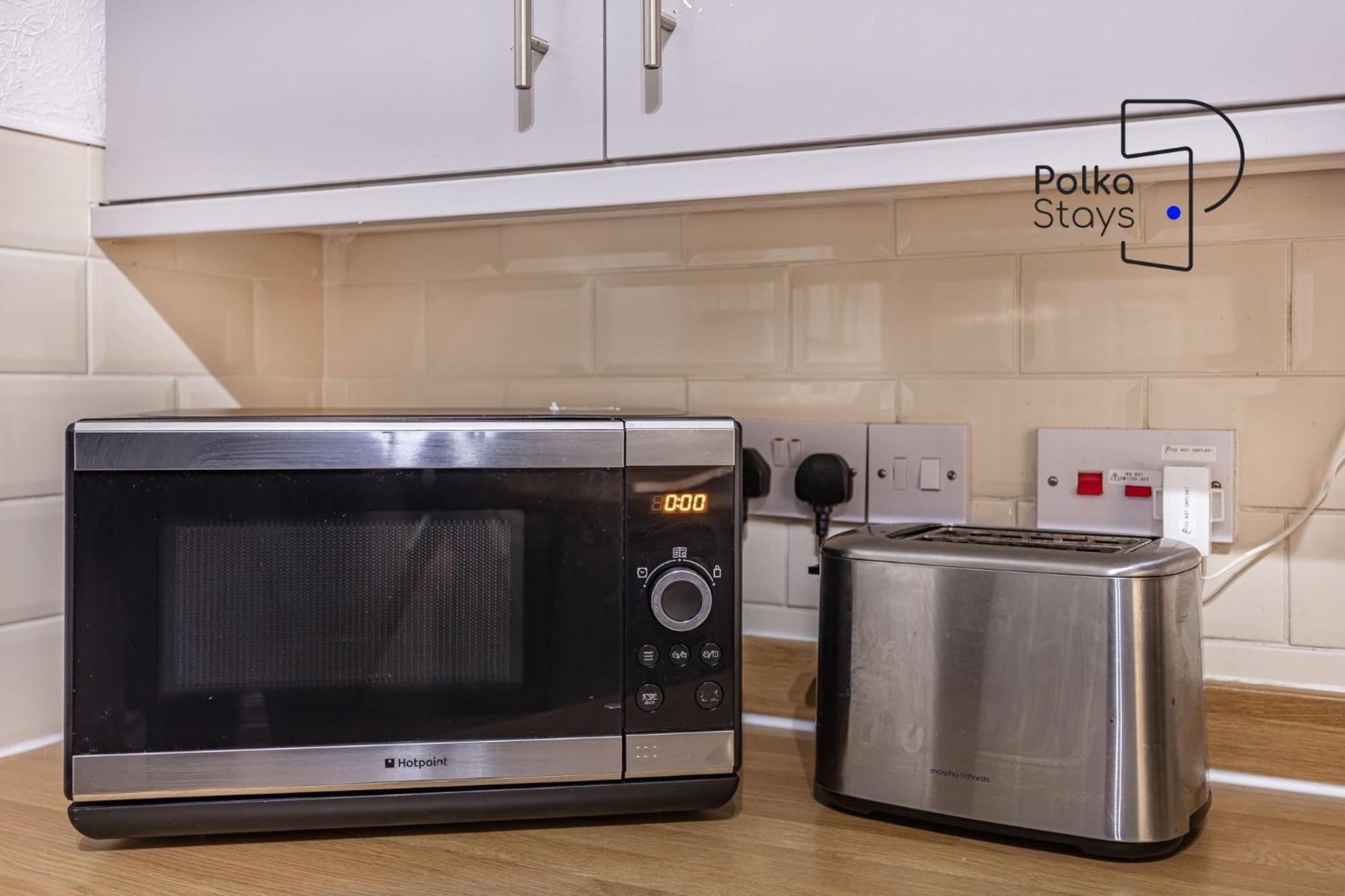 Polkadot Winter Gardens - Large Modern In By Polkastays Apartment *