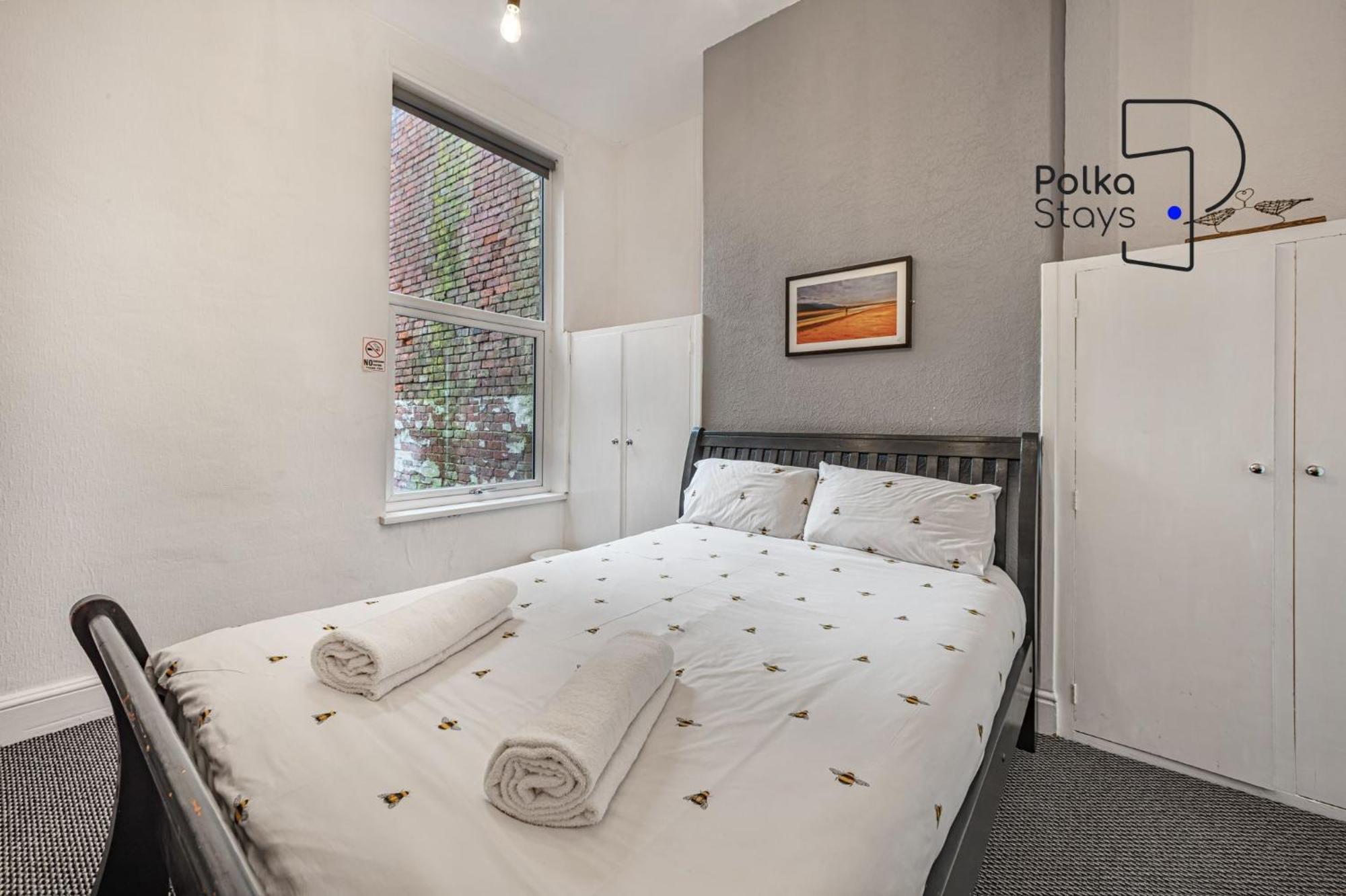 Polkadot Winter Gardens - Large Modern In By Polkastays Apartment Blackpool