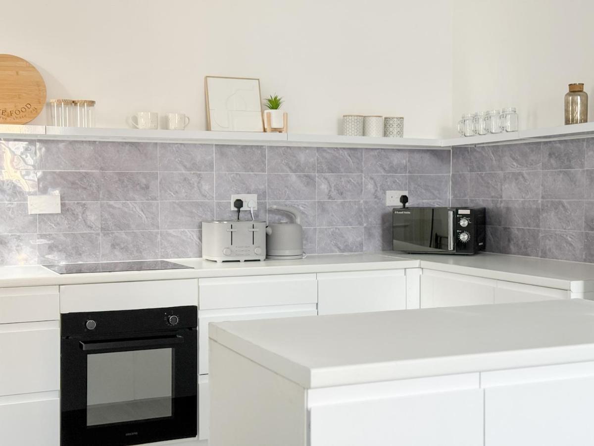 Charming 3-bed Near Attractions Holiday home Blackpool