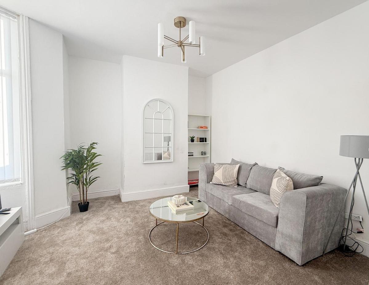 Charming 3-bed Near Attractions Blackpool