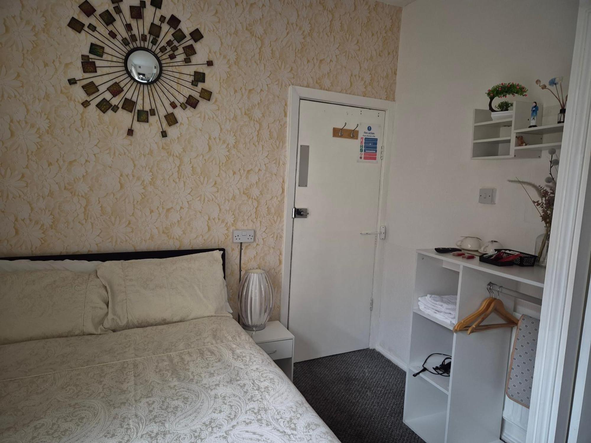 Glendor Hotel *