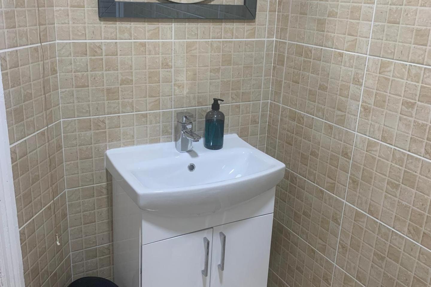 Sleeps 7 W Free Parking Bbq Wifi Blackpool