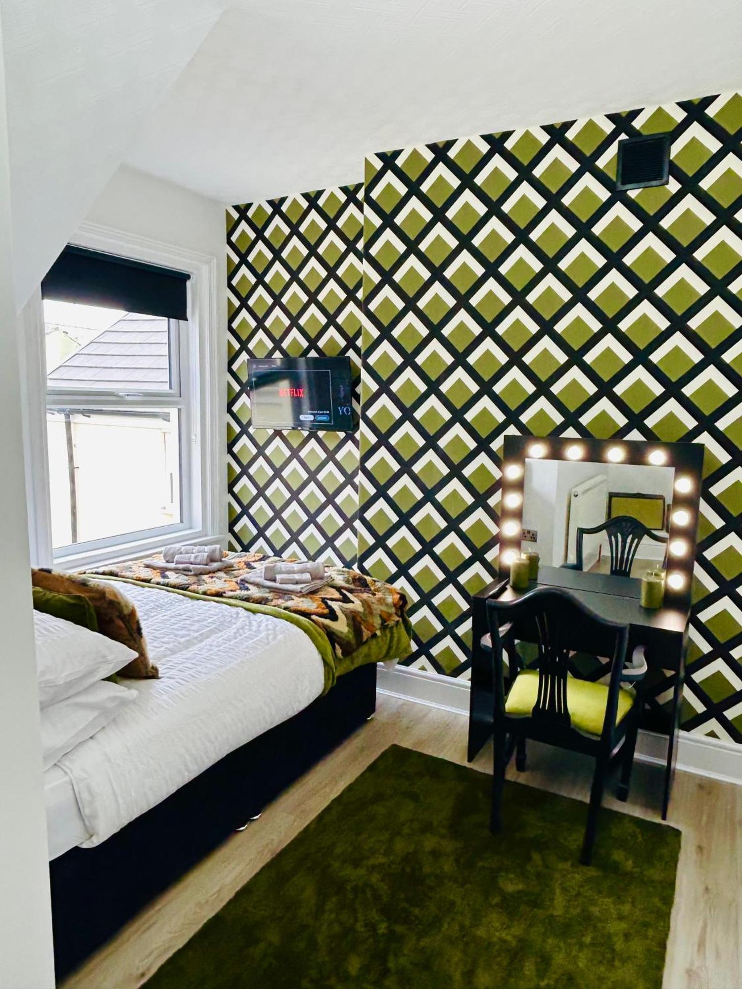 New - The Fun House - Private Nightclub Holiday home Blackpool