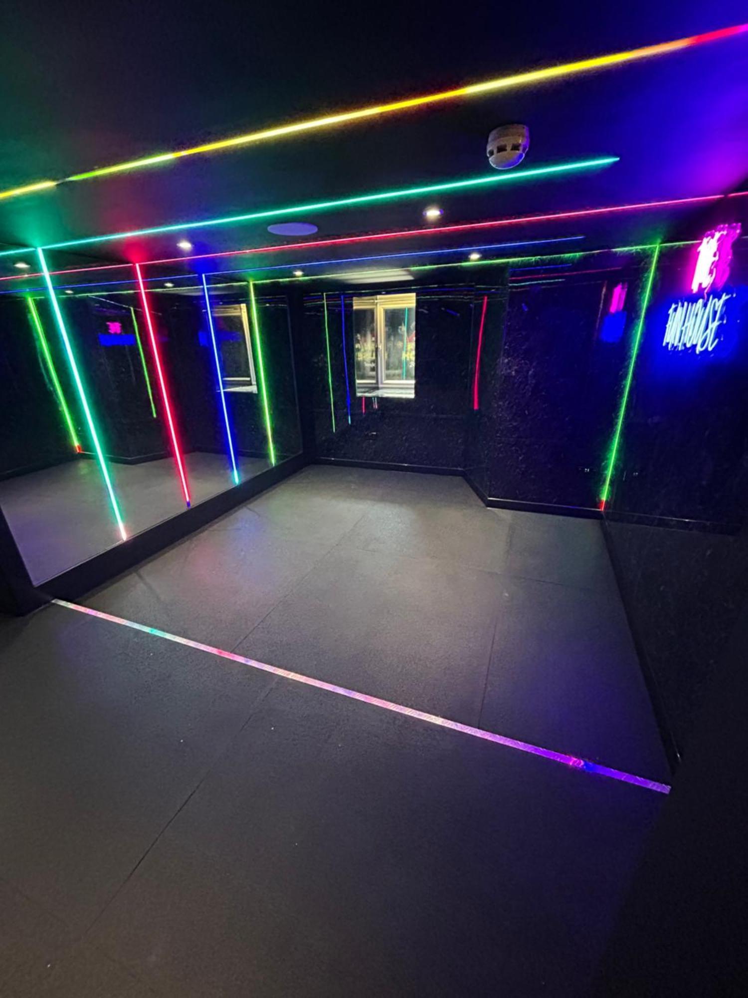 New - The Fun House - Private Nightclub Holiday home Blackpool