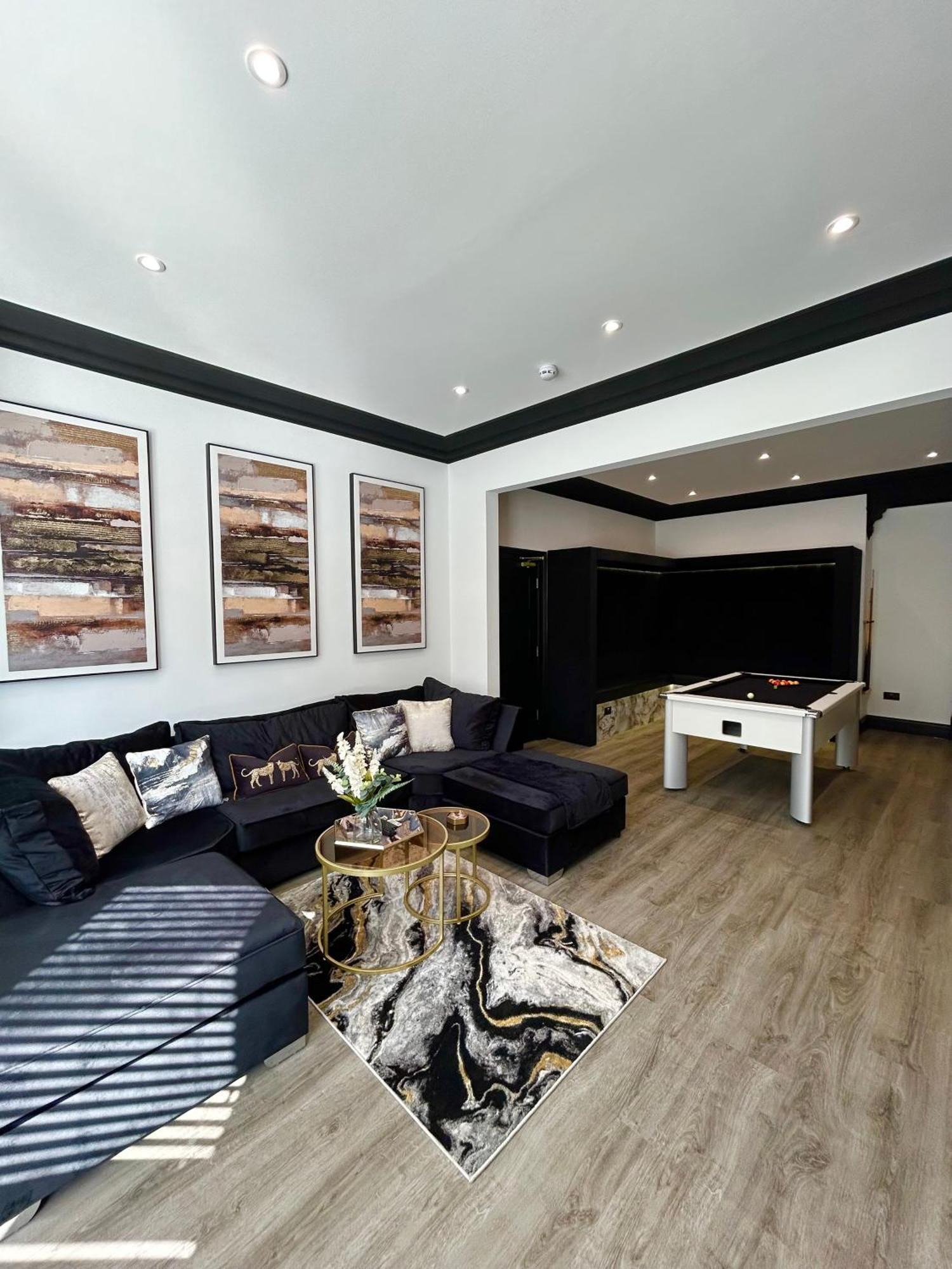 New - The Fun House - Private Nightclub Holiday home *