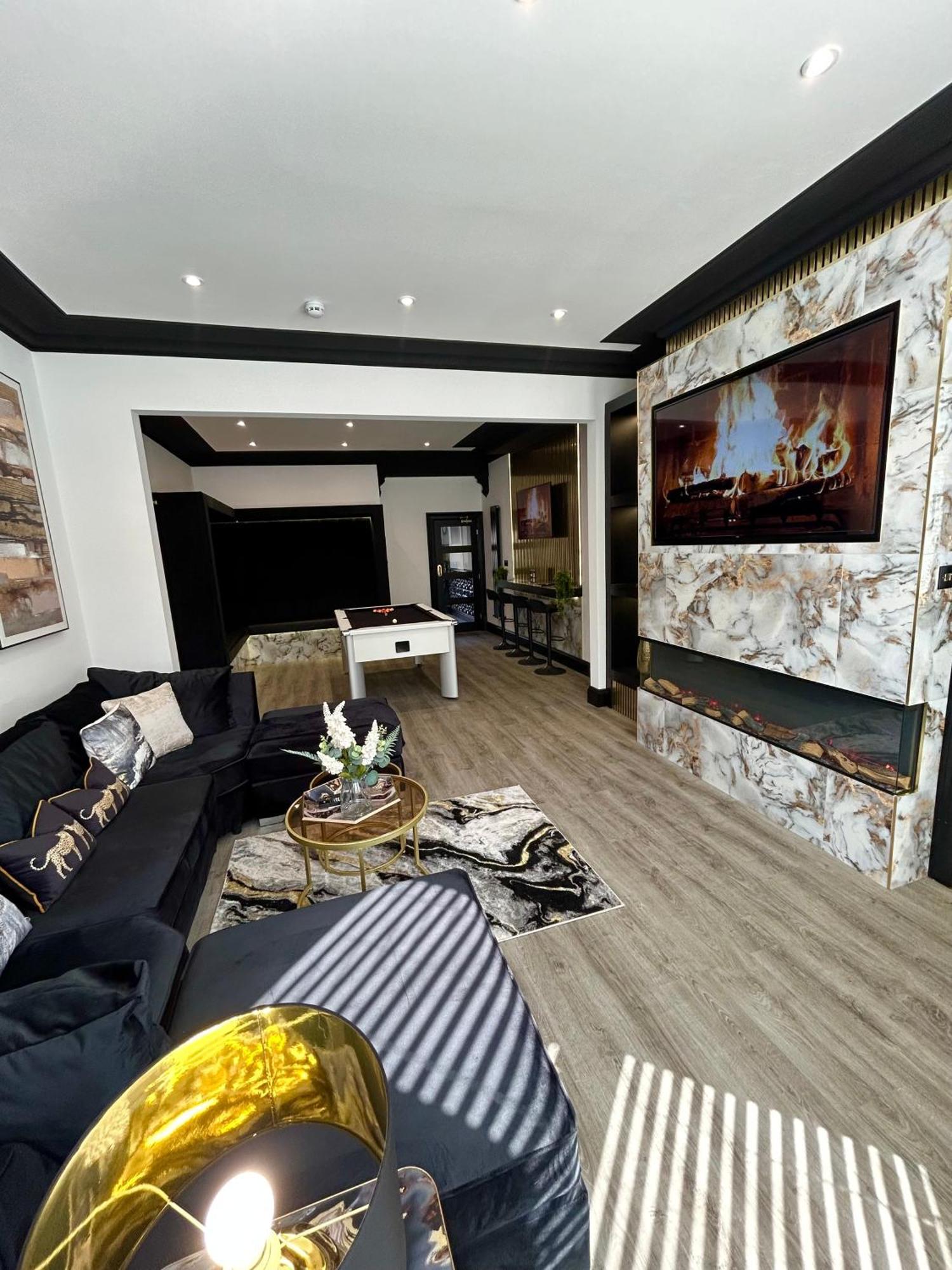 New - The Fun House - Private Nightclub Holiday home