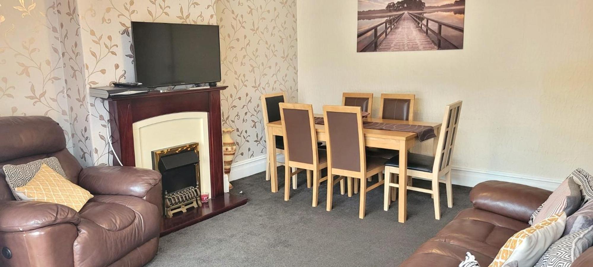 Stylish And Spacious Two-bedroom *