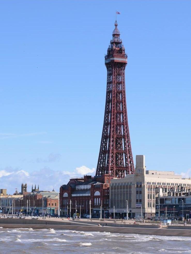 Stylish And Spacious Two-bedroom Blackpool