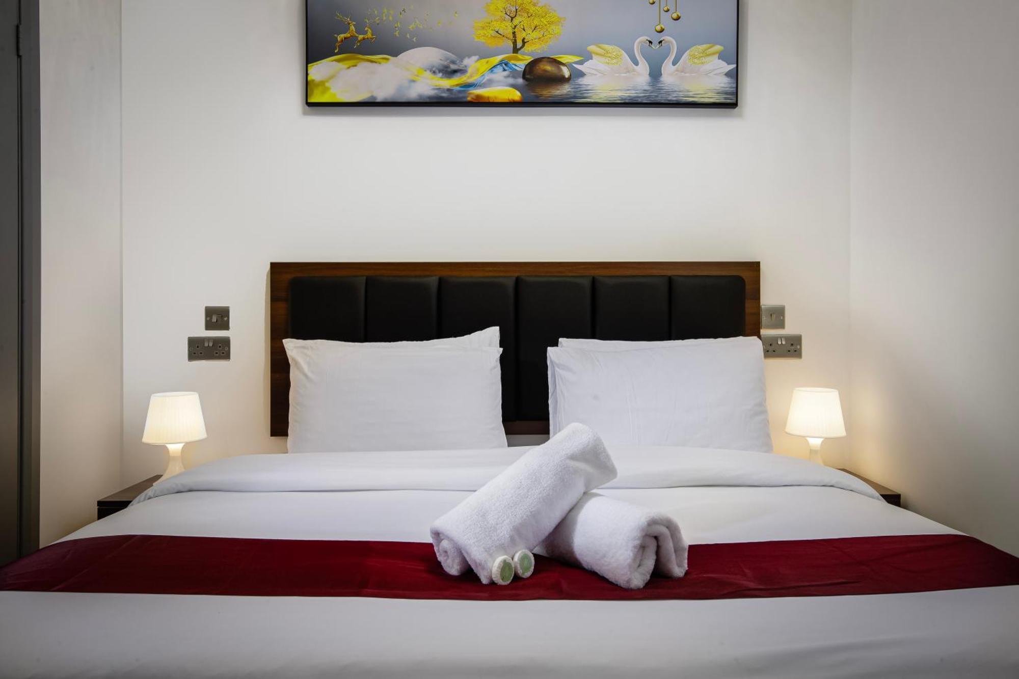 Empire Hotel 4*