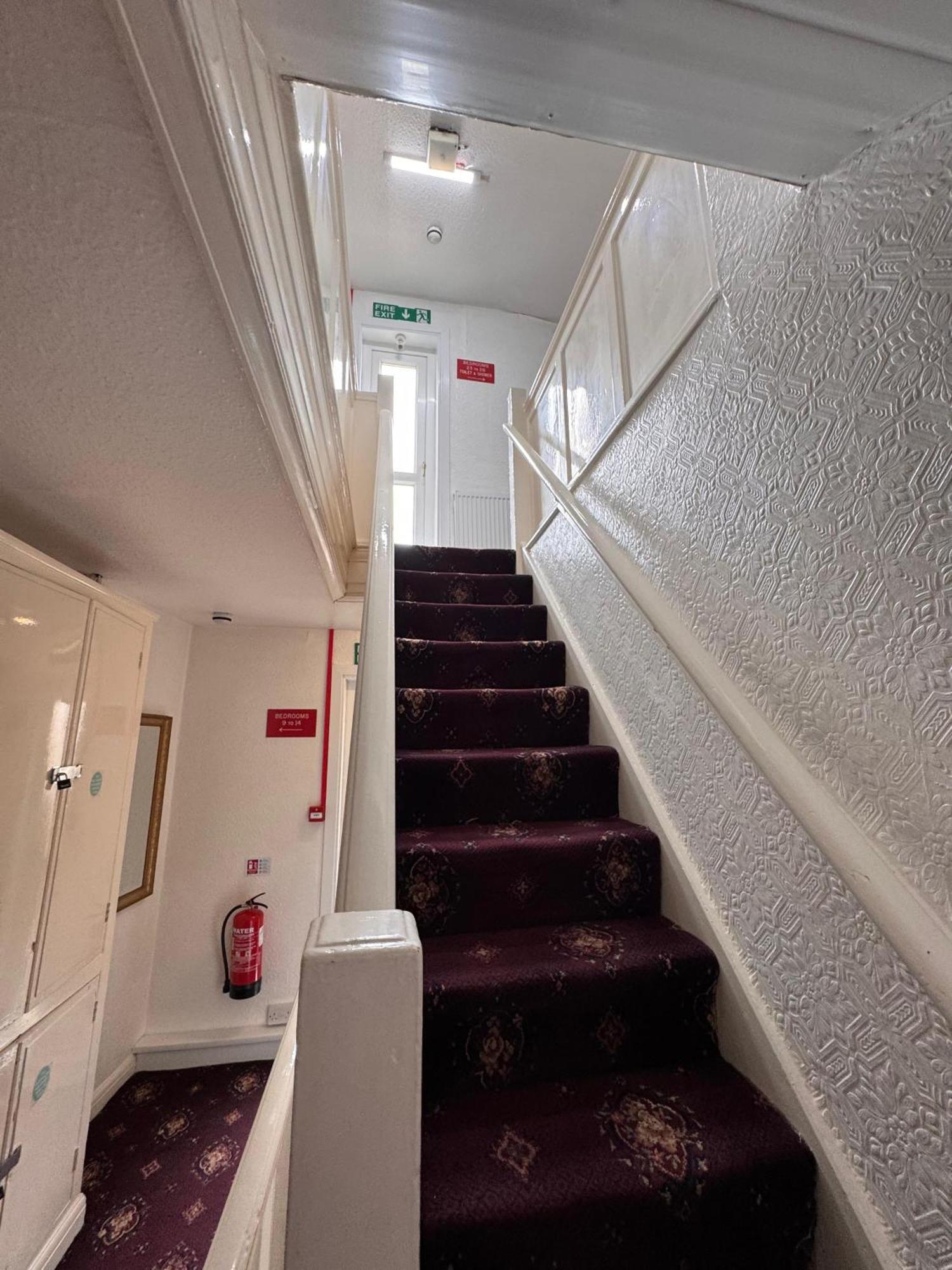 Hotel Oyo Delton Pleasure 4*