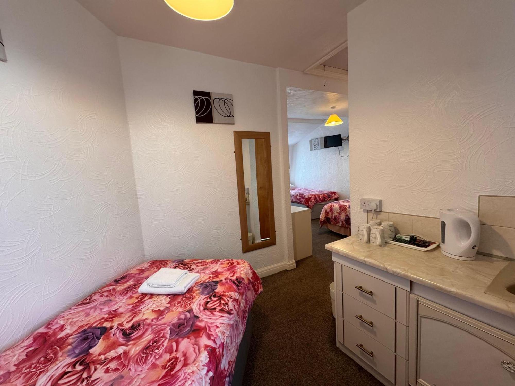 Oyo Delton Pleasure Hotel 4*