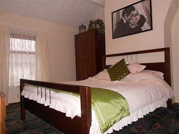 The Castleton 3*