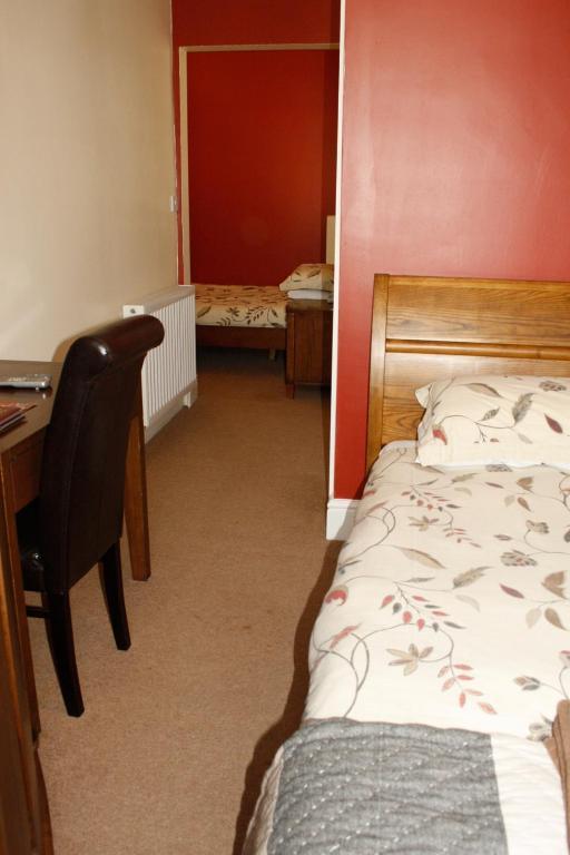 The Strand 4*