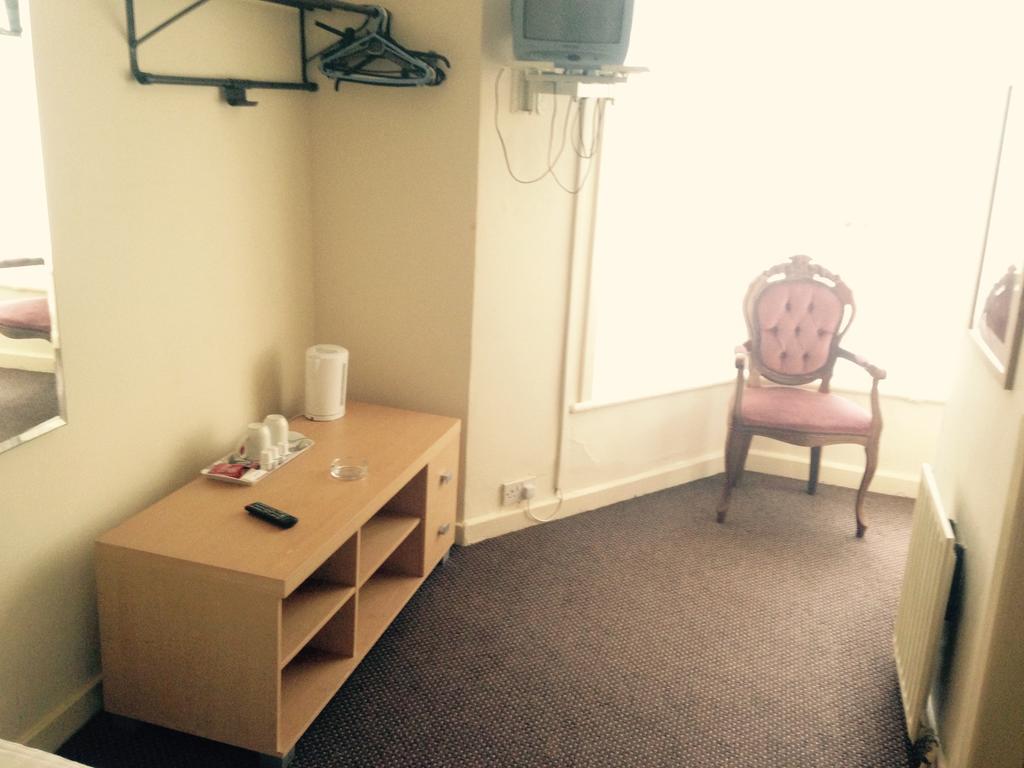 Peek-A-Booze - Budget Hotel - Adults Only Hotel 2*