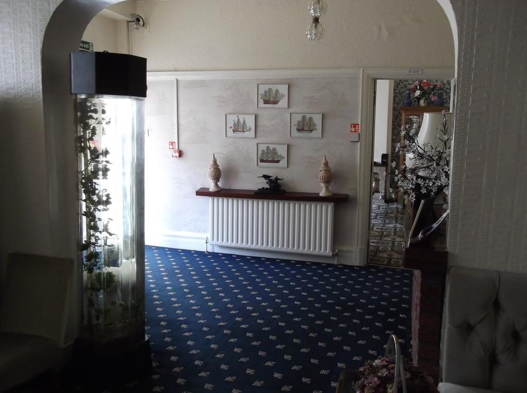 The Bramleigh Hotel Blackpool