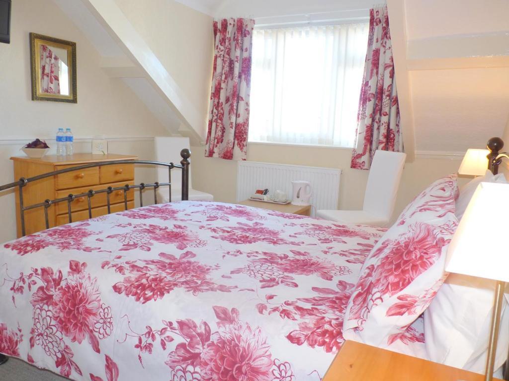The Laurels Guest house 3*