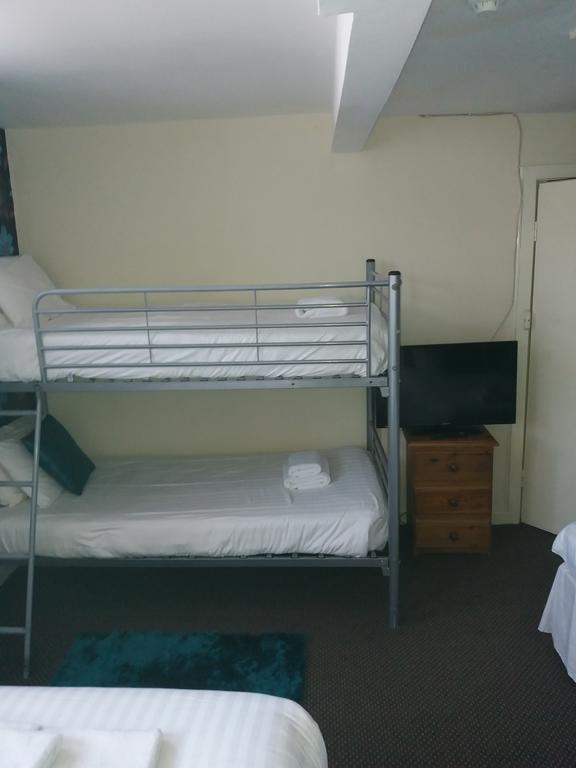 The Wakefield House 2*