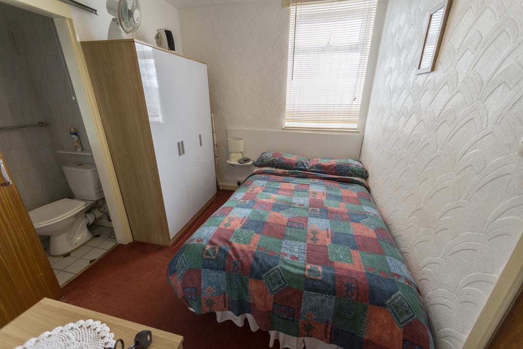 Apartment Lyndale Flats Blackpool