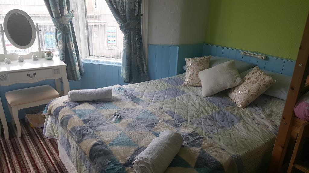 Guest house Darfield Blackpool