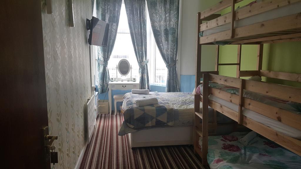 Darfield Guest house Blackpool